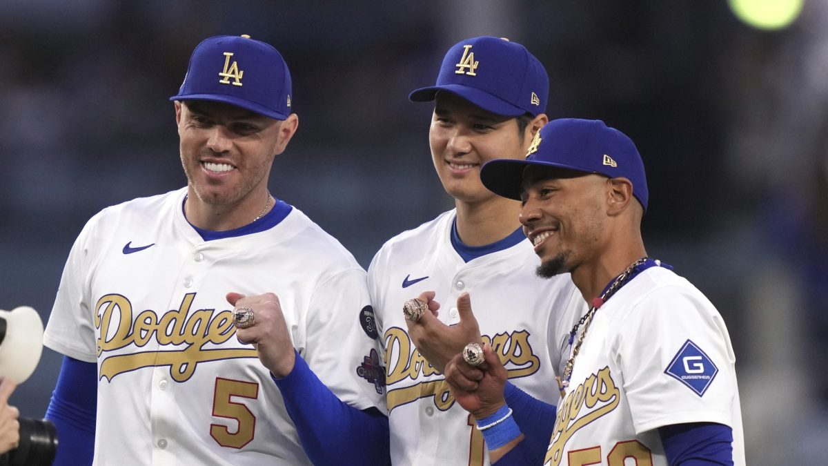 Dodgers Honor Fernando Valenzuela with Championship Ring Tribute