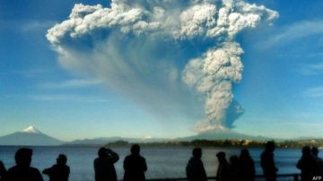 Unas 1.500 personas fueron evacuadas tras la erupción del volcán Calbuco.