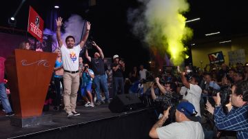 Manny Pacquiao es vitoreado en un evento de apoyo de sus fans en el Mandalay Bay de Las Vegas.