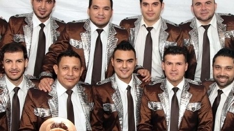 Éste es sin duda un tema alegre, bailable y divertido.