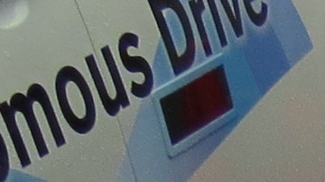 En 2018, Nissan planea introducir la tecnología que permite a un vehículo negociar autónomamente los peligros y cambiar de carril.