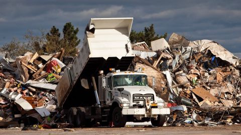 El contrabando de reciclaje es un delito en California.