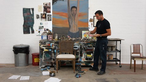 Enrique Martínez Celaya frente a su obra 'The Prince', en su estudio en LA.