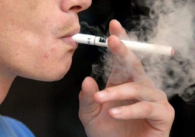 Al menos 2 millones de adolescentes han fumado un cigarrillo electrónico en EEUU.