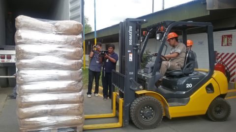 BOLIVIA COMPRA LECHE A UNA EMPRESA PRIVADA PARA EXPORTARLA A VENEZUELA