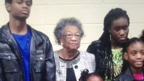 Los hijos de Todd juntos en una fotografía familiar