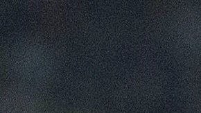 Neymar (arriba) celebra con Daniel Alves su gol sobre el París Saint Germain. /EFE