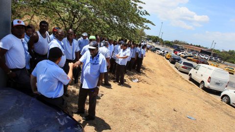 Transportistas amenazan con huela en Ciudad de Panamá