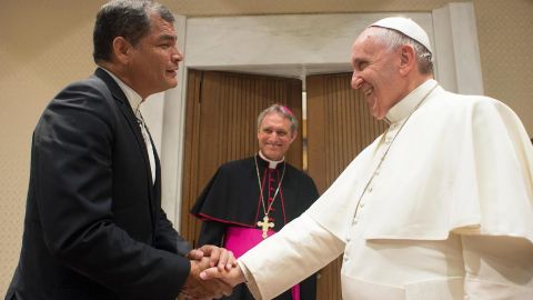 El Papa con el presidente ecuadtoriano  Rafael Correa.