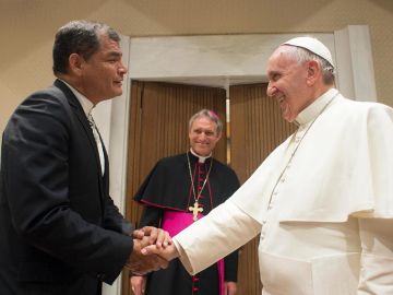 El Papa con el presidente ecuadtoriano Rafael Correa.