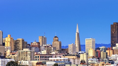 San Francisco tiene vistas extraordinarias, como ésta, desde Alamo Square./Shutterstock