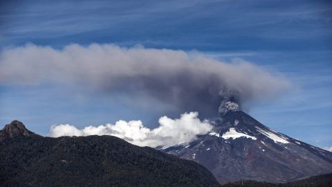 Alerta naranja por volcán Villarrica