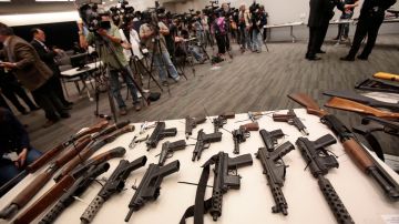 LAPD COLECTS PRESENTS COLLECTED WEAPONS