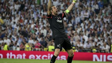 Gianluigi Buffon, celebra el gol del empate de Juventus ante el Real Madrid, el cual le dio el boleto a la final.