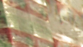 Para afrontar el coste de pañales y otras necesidades básicas, muchas familias hacen sus compras a granel.