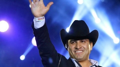 Álvarez es hoy en día el cantante grupero más rentable para los empresarios en el país.