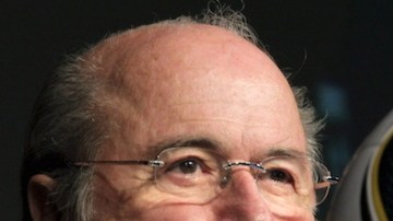 Joseph Blatter habló sobre las candidaturas de los próximos dos Mundiales y acusó a EEUU y Platini de causar la crisis de la FIFA.