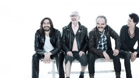 El grupo Caifanes retoma su carrera con fuerza, con gira de conciertos y planes de un nuevo disco.