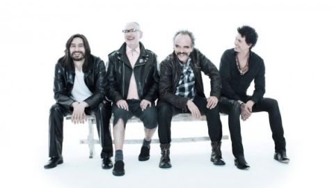 El grupo Caifanes retoma su carrera con fuerza, con gira de conciertos y planes de un nuevo disco.