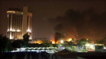 Vista del centro de Bagdad y la explosión en los hoteles.