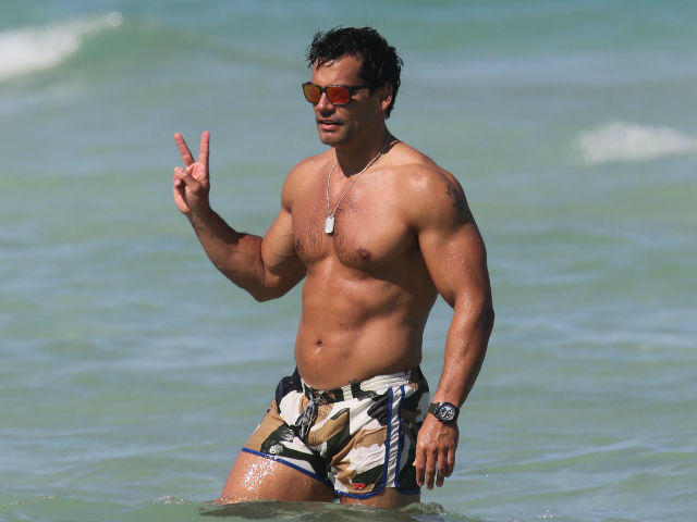 Cristian De La Fuente Mostro Cuerpazo En Las Playas De Miami La Opinion