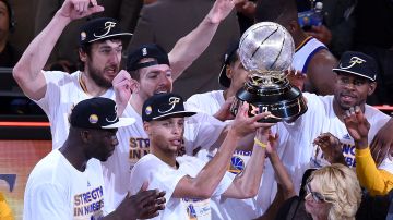 Los Warriors de Golden State son ya campeones de la Conferencia Oeste. Pero aún falta el máximo trofeo, ya al alcance: el campeonato de la NBA.