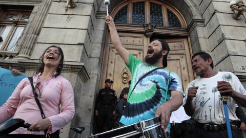 Protestas por la terna de candidatos a la vicepresidencia.