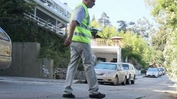 En Los Ángeles, los "Policías del agua" monitorean por despilfarros en las calles.