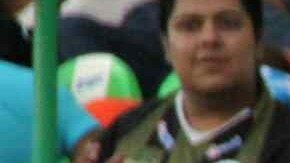 Aficionados del Santos se ponen a salvo durante un tiroteo afuera del Estadio Corona en agosto de 2011. /MEXSPORT