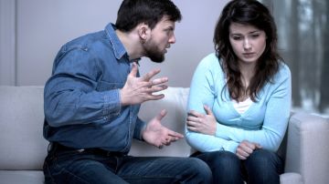 Los gritos y el abuso verbal o físico durante el noviazgo te dicen que serás una víctima de la violencia doméstica al formalizar tu relación con el matrimonio o la unión libre.