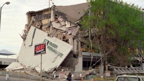 El destructor terremoto de Northridge en 1994 tuvo una magnitud de 6.7 en la escala de Richter.