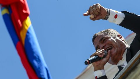 CORREA RETA A LA OPOSICIÓN A PEDIR LA REVOCATORIA DE SU MANDATO
