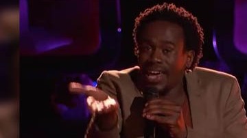 Riley, de 28 años, llamó la atención en la temporada 8 del programa de la NBC.