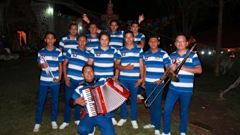 N'kantadores de la Cumbia durante la feria en El Rancho