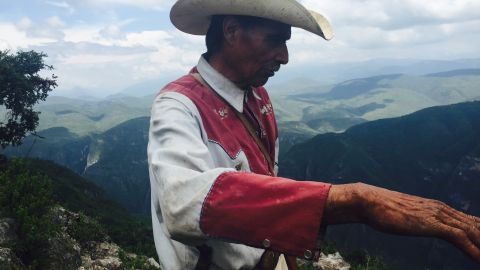 Esteban en La Sierra Gorda.