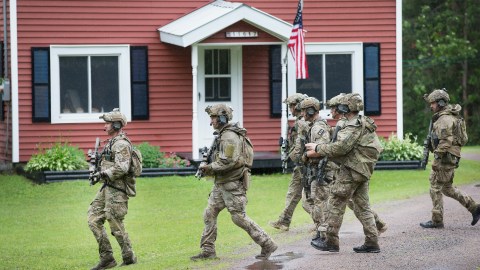 After Shooting One Of The Escaped Prisoners, Police Narrow Search For Other Escapee