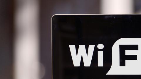 Protege tu dispositivo móvil de redes wi-fi en público.