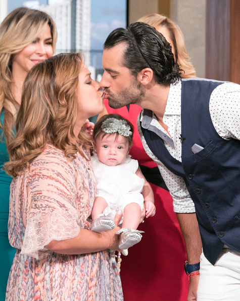 Adamari López y Tony Costa derraman amor en 'Un nuevo día'. 