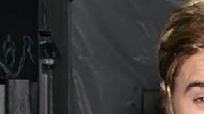Hace apenas un par de meses, Bieber presumió su trasero al desnudo.