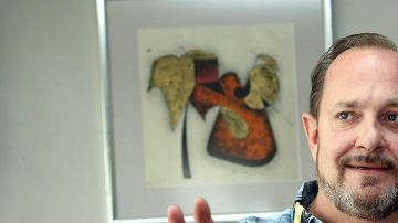 Ivanova dice que no existe ninguna fundación que lleve el nombre de su papá.