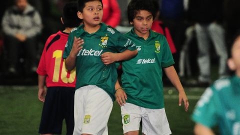 El club León USA comenzó como un equipo de niños, y hoy entrana en todas las divisiones.