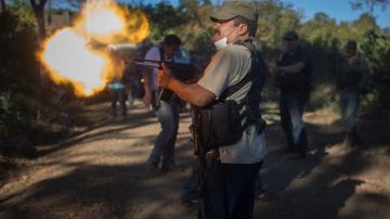 Autodefensas de Michoacán luchan por protegerse de los cárteles.