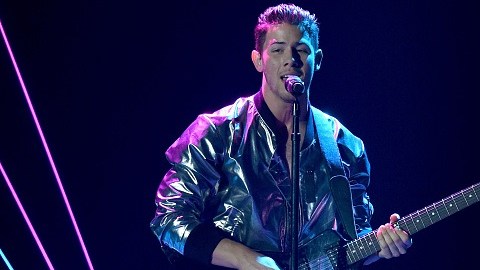 Nick Jonas en una de sus presentaciones como solista.