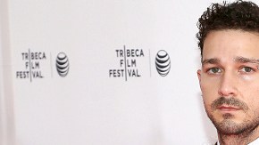 Shia LaBeouf no parece superar sus problemas con el alcohol.