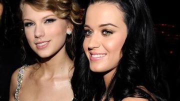 Katy Perry y Taylor Swift en la entrega de los Grammy 2010.