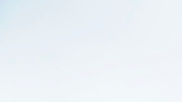 La supervisora Hilda Solis en el complejo de viviendas Itliong Village. Datos oficiales indican que en el condado hay cerca de 700,000 familias que viven por debajo del nivel de pobreza, pero actualmente sólo hay alrededor de 160,000 espacios en programas de vivienda subsidiada.