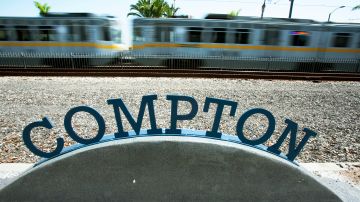 Agencias del orden federales y locales se unen para combatir la criminalidad en Compton.