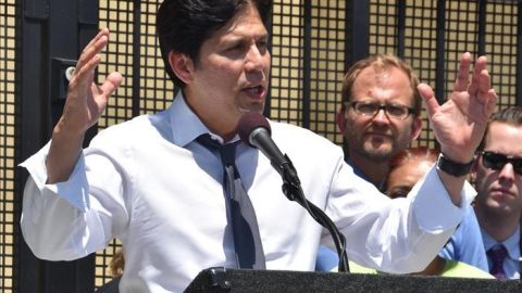 Kevin de León destacó que su prioridad es el bienestar de los inmigrantes.