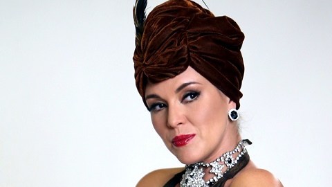 Aunque no es la primera vez que hace un musical en México, Alicia Machado reconoce que es un reto encarnar este personaje que inmortalizó Silvia Pinal.