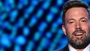 El actor Ben Aflleck prefiere mostrar este lado profesional y serio pero los paparazzi se encargan de sacarle los trapitos al sol.